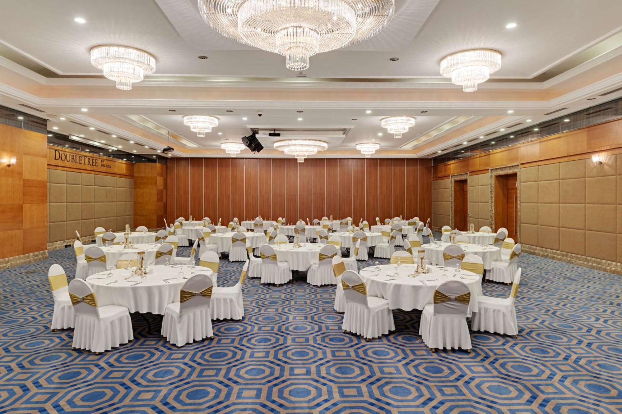 Doubletree By Hilton Van Exterior foto
