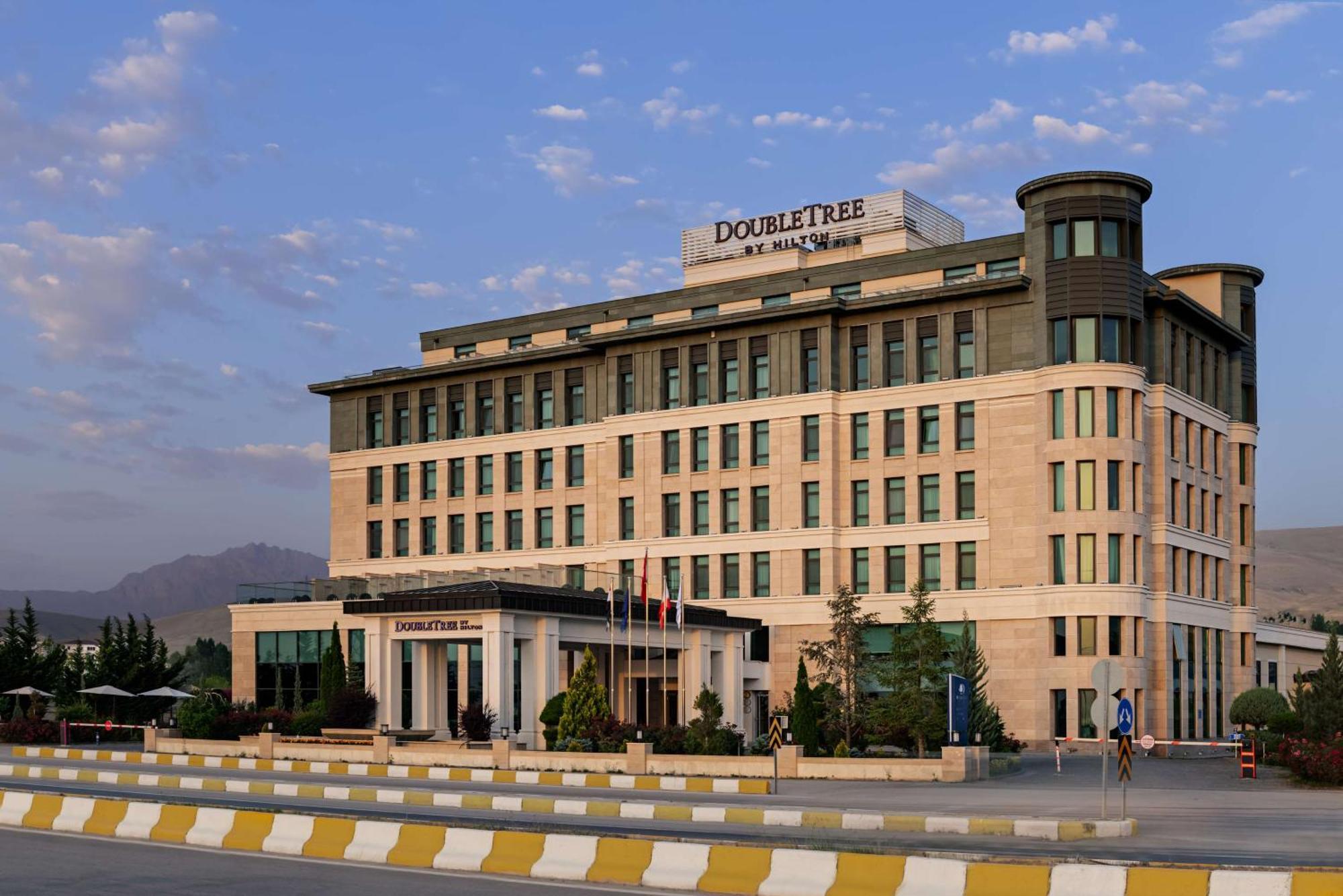 Doubletree By Hilton Van Exterior foto