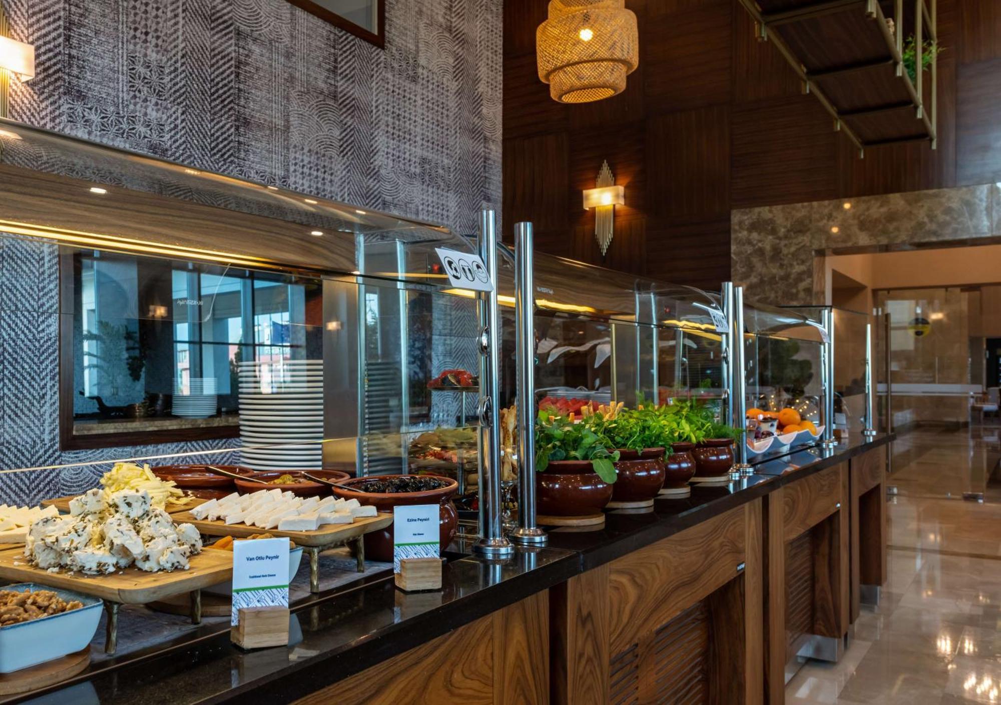 Doubletree By Hilton Van Exterior foto